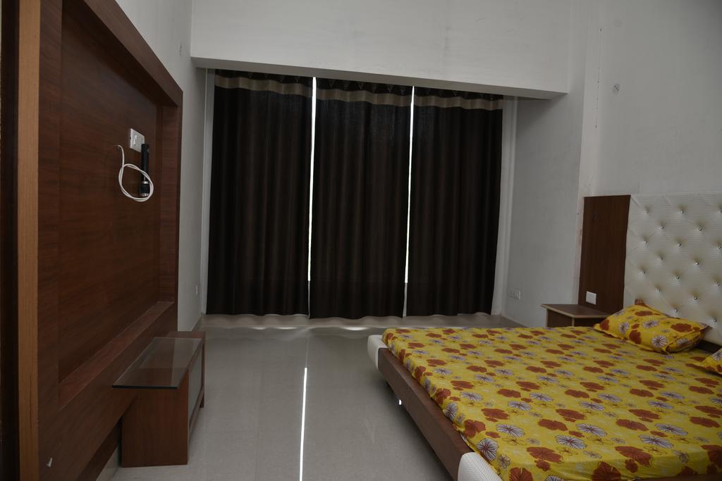 Hill Paradise Hotel Nagchala Exterior photo